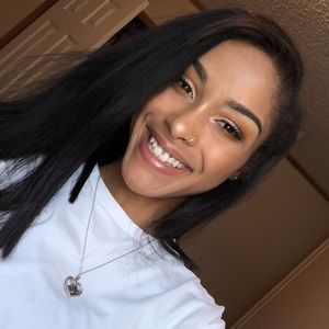 Meet your Posher, Jasmin